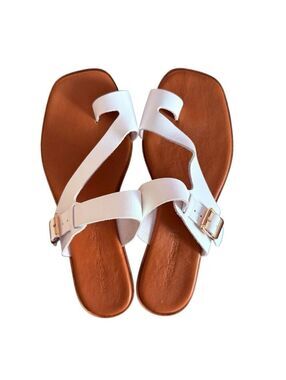 Sophia Milano White Leather Minimalist Toe Loop Sandals Size 8.5